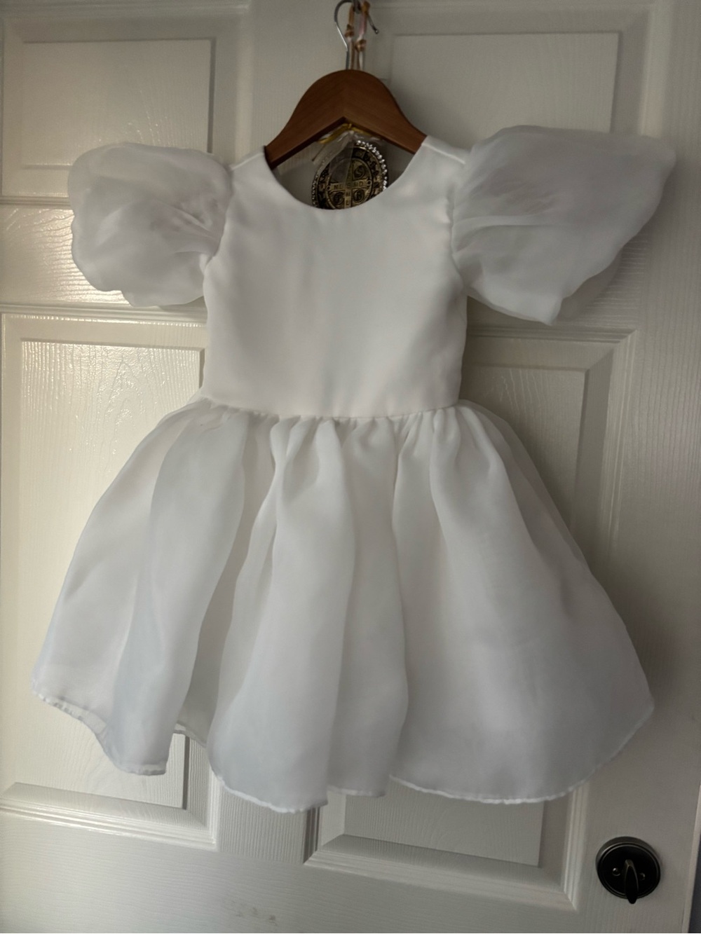 Amazon White Puff-Sleeve Party Dress for Girls
